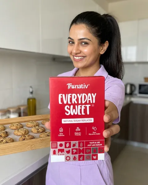 Concept visual: a person holding TruNativ Everyday Sweet, 1:1 sugar replacer